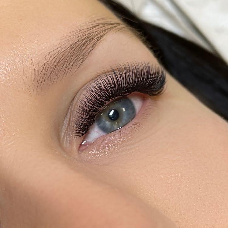 eyelash mega volume extension